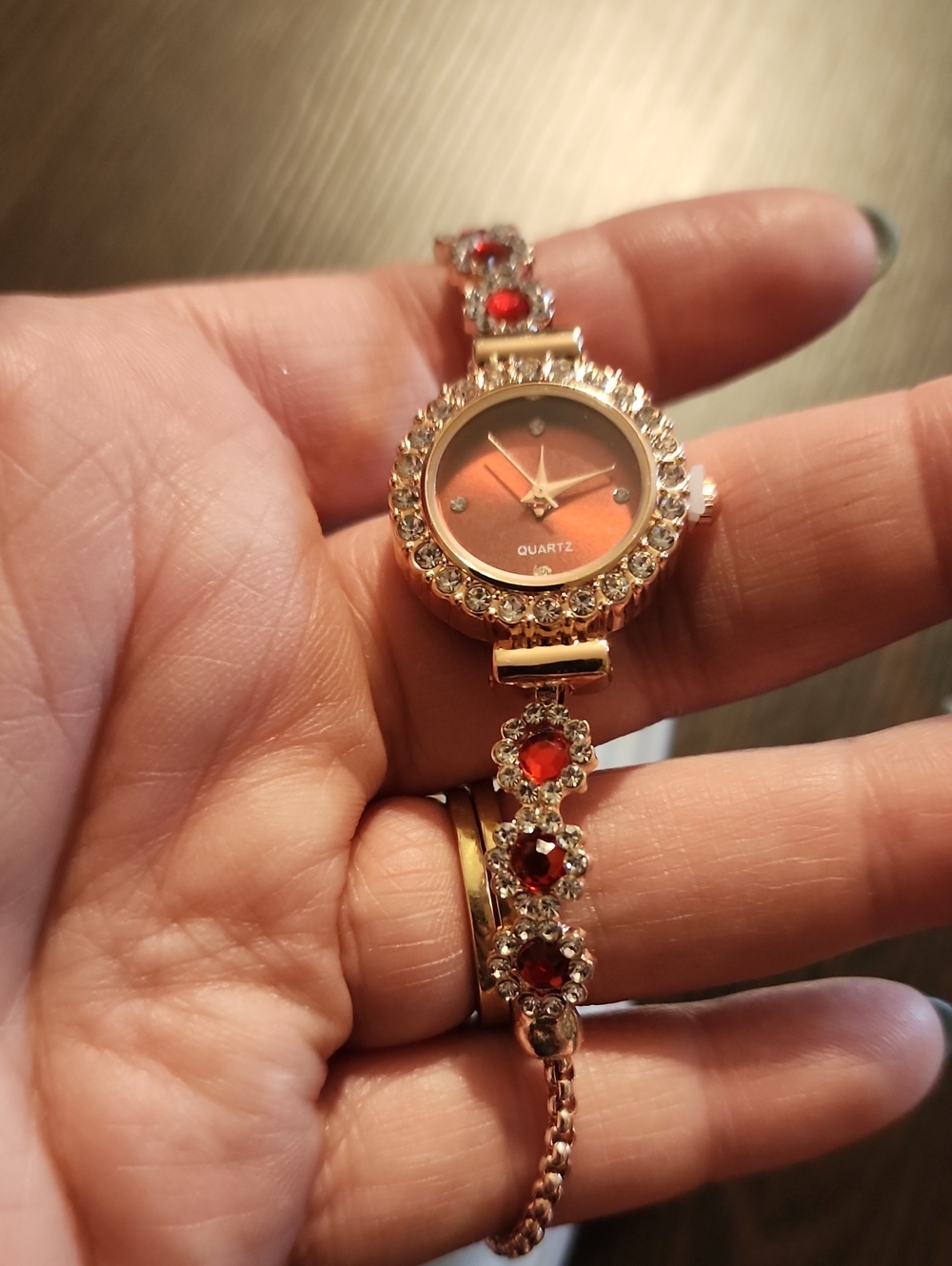 Elegant Red Crystal Women's Quartz Bracelet Watch